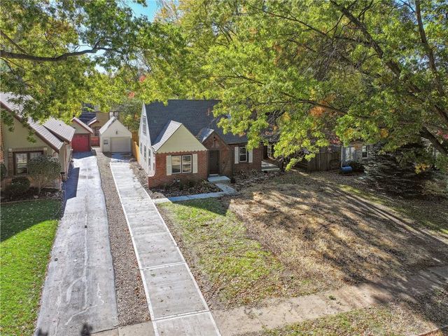 209 E 72nd Terrace, Kansas City, MO 64114