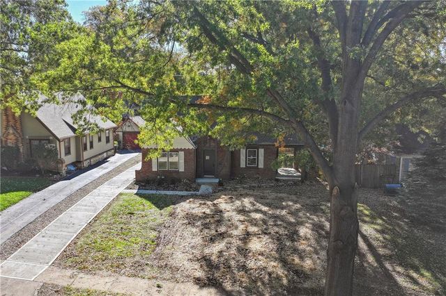 209 E 72nd Terrace, Kansas City, MO 64114