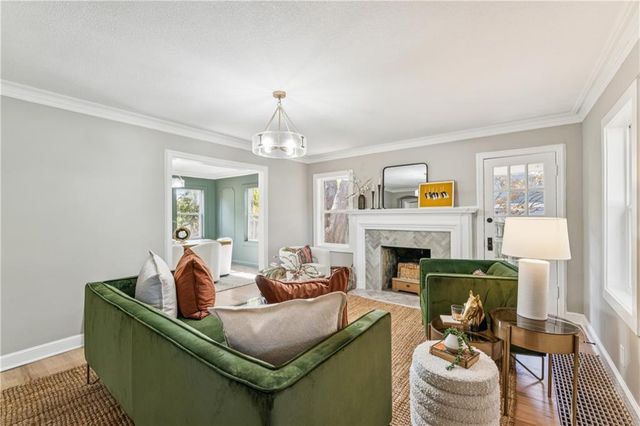 209 E 72nd Terrace, Kansas City, MO 64114