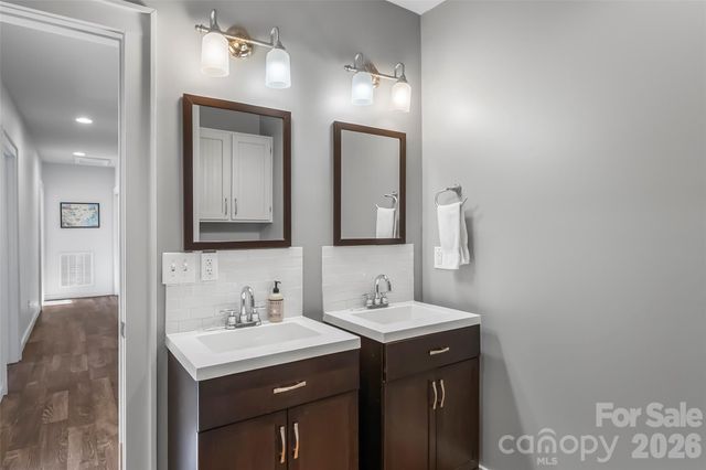 1389 Newfound Road, Canton, NC 28716