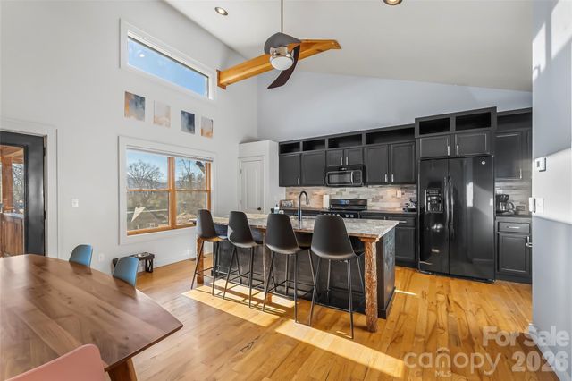 1389 Newfound Road, Canton, NC 28716