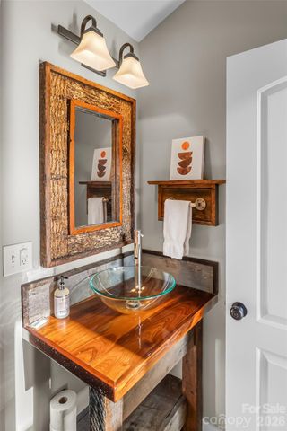 1389 Newfound Road, Canton, NC 28716