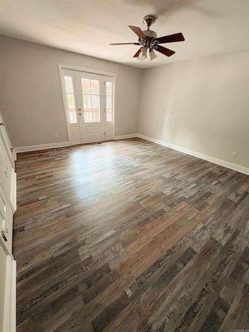 331 Holly Ln., Austin, AR 72007