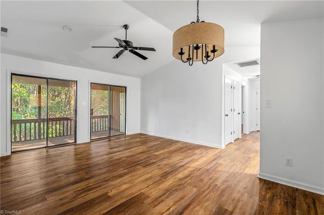 116 Cloister Oaks Circle, Winston-salem, NC 27127