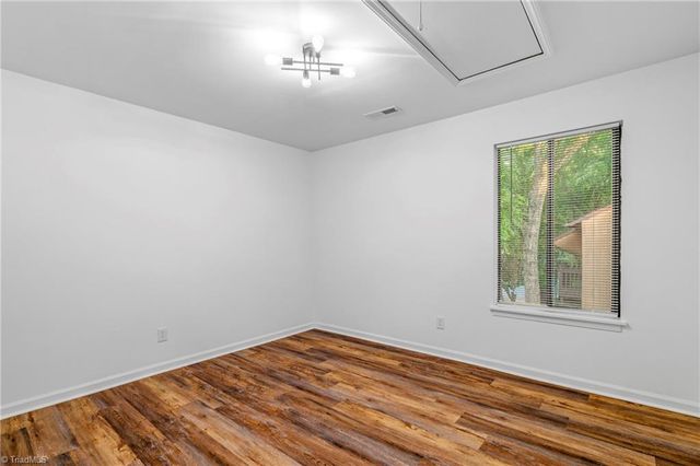 116 Cloister Oaks Circle, Winston-salem, NC 27127
