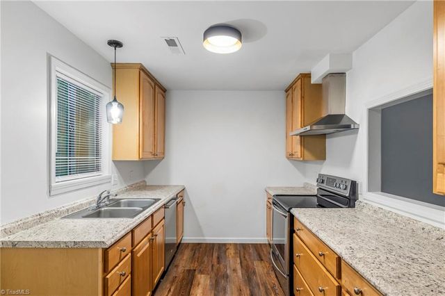 116 Cloister Oaks Circle, Winston-salem, NC 27127