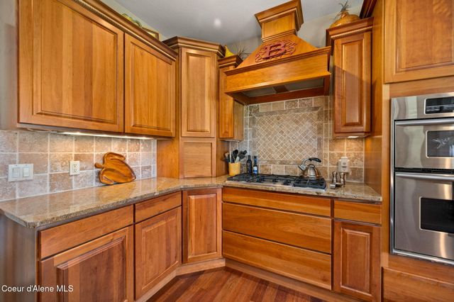 5247 W Broken Tee RD, Rathdrum, ID 83858