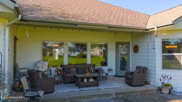 5247 W Broken Tee RD, Rathdrum, ID 83858