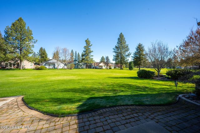 5247 W Broken Tee RD, Rathdrum, ID 83858