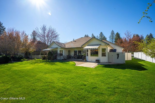 5247 W Broken Tee RD, Rathdrum, ID 83858