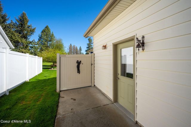 5247 W Broken Tee RD, Rathdrum, ID 83858