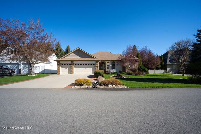 5247 W Broken Tee RD, Rathdrum, ID 83858