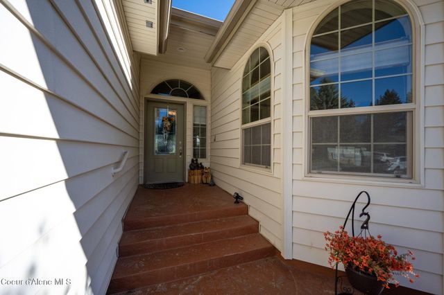 5247 W Broken Tee RD, Rathdrum, ID 83858