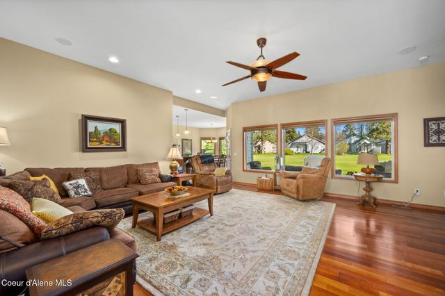 5247 W Broken Tee RD, Rathdrum, ID 83858