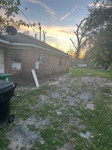 1815 Mary Street, Houston, TX 77026