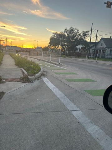 1815 Mary Street, Houston, TX 77026