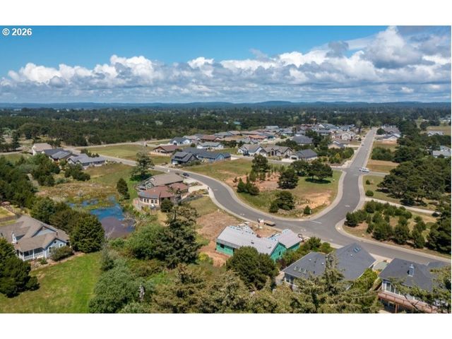 2754 LINCOLN Ave 1, Bandon, OR 97411