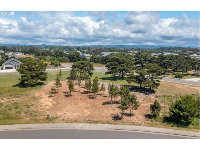 2754 LINCOLN Ave 1, Bandon, OR 97411