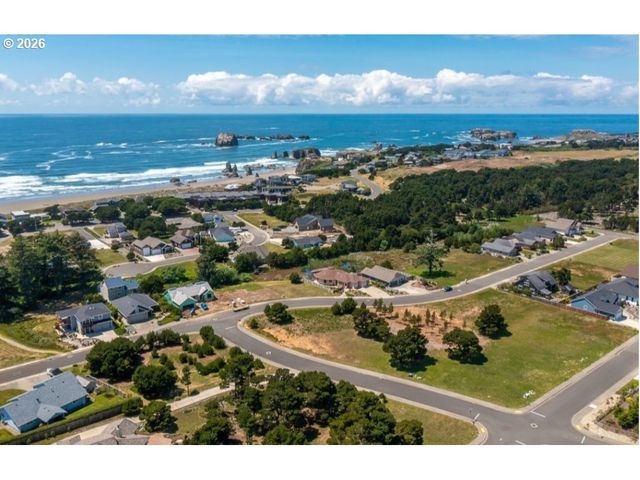 2754 LINCOLN Ave 1, Bandon, OR 97411