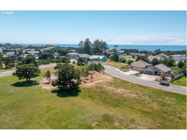 2754 LINCOLN Ave 1, Bandon, OR 97411