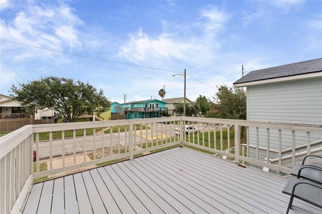 1901 Bayou Homes Drive, Galveston, TX 77551