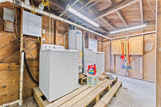 1901 Bayou Homes Drive, Galveston, TX 77551