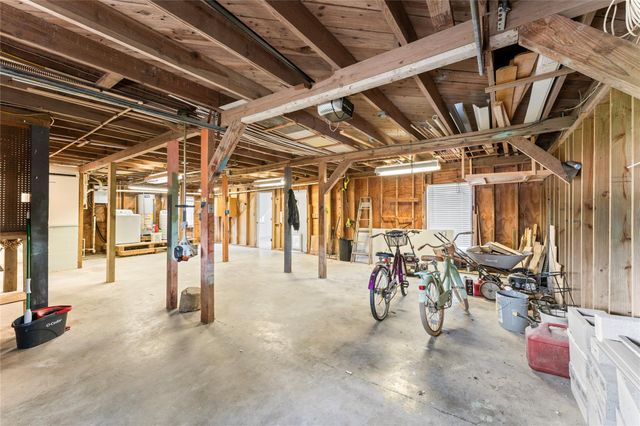 1901 Bayou Homes Drive, Galveston, TX 77551