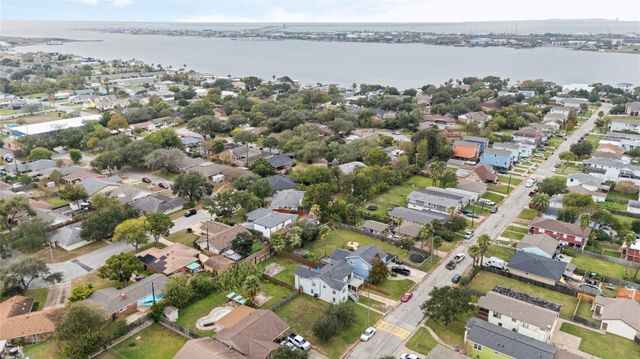 1901 Bayou Homes Drive, Galveston, TX 77551