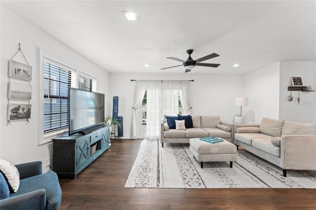 1901 Bayou Homes Drive, Galveston, TX 77551