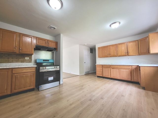 2313 Joppa Avenue, Zion, IL 60099