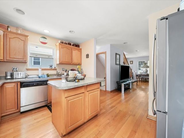 4820 S Lotus Avenue, Chicago, IL 60638