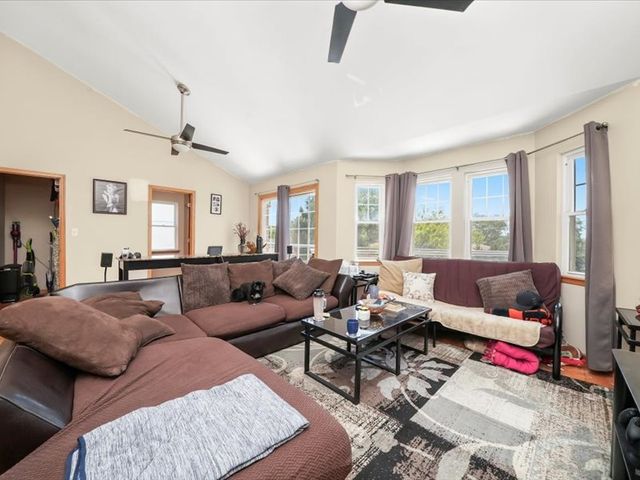 4820 S Lotus Avenue, Chicago, IL 60638