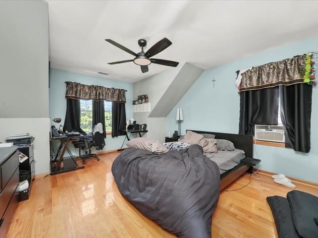 4820 S Lotus Avenue, Chicago, IL 60638