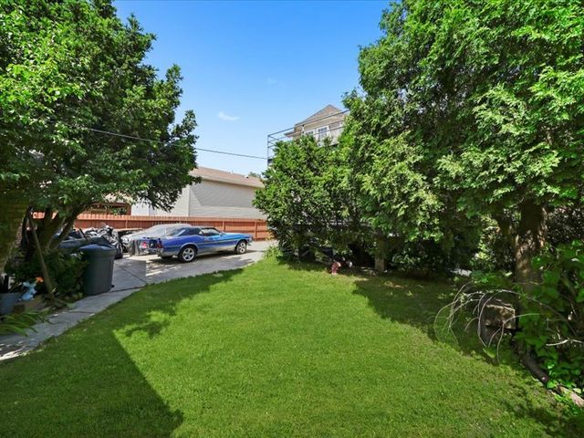 4820 S Lotus Avenue, Chicago, IL 60638