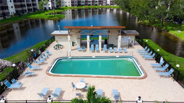 6080 80TH STREET N 201, St Petersburg, FL 33709