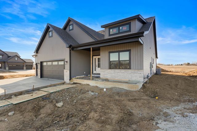 713 Wheatley Drive, Mahomet, IL 61853