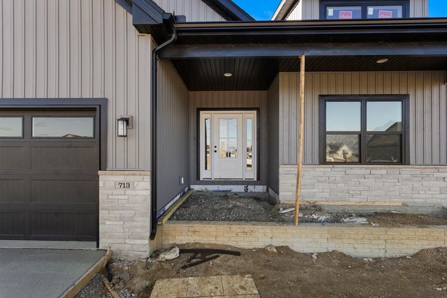 713 Wheatley Drive, Mahomet, IL 61853