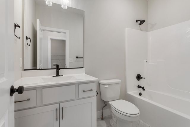 713 Wheatley Drive, Mahomet, IL 61853