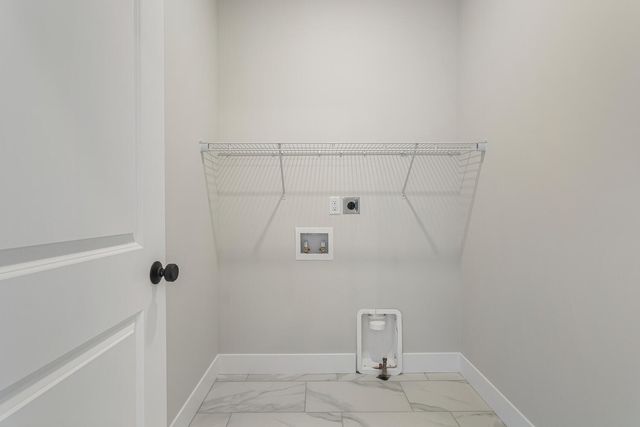 713 Wheatley Drive, Mahomet, IL 61853