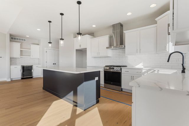 713 Wheatley Drive, Mahomet, IL 61853