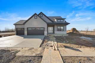 713 Wheatley Drive, Mahomet, IL 61853