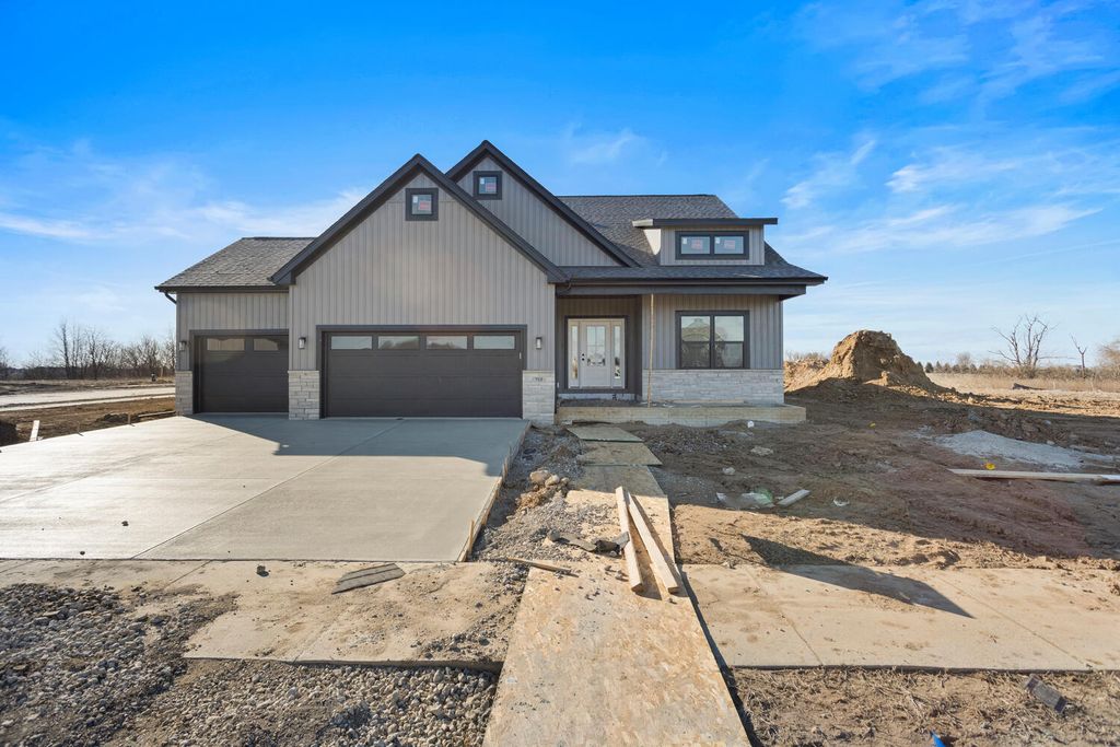 713 Wheatley Drive, Mahomet, IL 61853