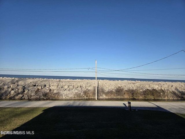 645 Clubhouse Road, Curtice, OH 43412