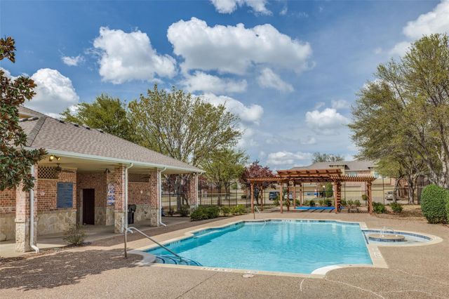 9842 Wake Bridge Drive, Frisco, TX 75035