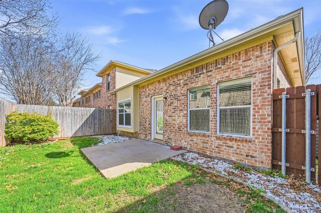 9842 Wake Bridge Drive, Frisco, TX 75035