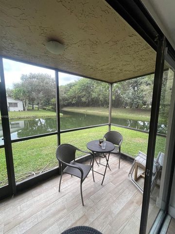 439 Lakeview Dr 106, Weston, FL 33326