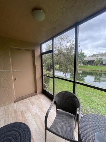 439 Lakeview Dr 106, Weston, FL 33326