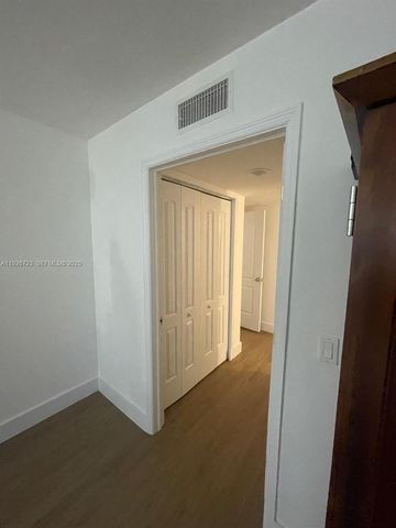 439 Lakeview Dr 106, Weston, FL 33326