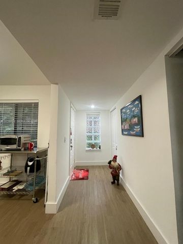 439 Lakeview Dr 106, Weston, FL 33326