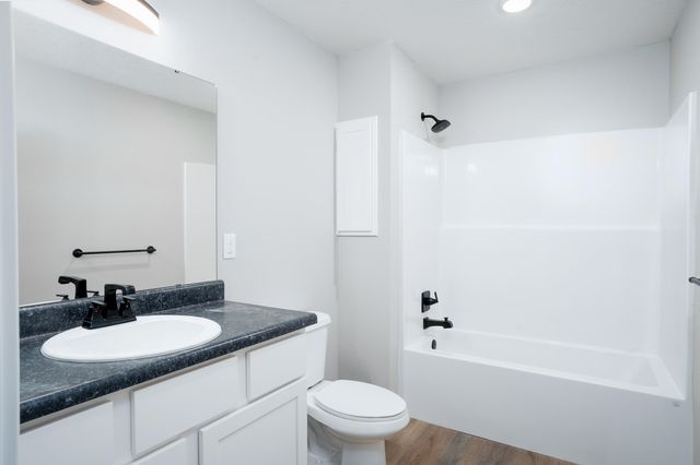 99 Sugar Lane, Crane, MO 65633